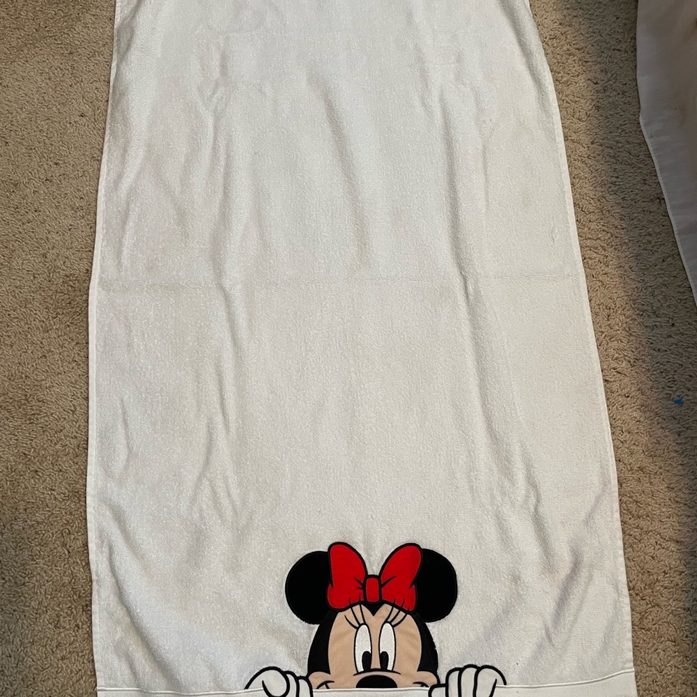 Mickey & Minnie Mouse Towels - Picture 3 of 4